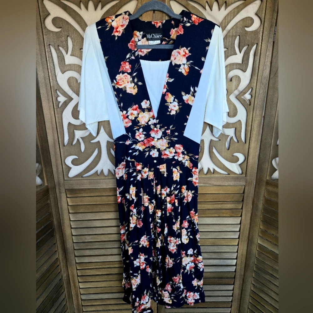 Vintage Flare Dress Size 10 Floral with Short Sleeves Ms. Choice California